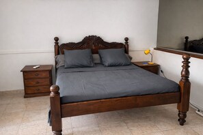 2 bedrooms, desk, free WiFi, bed sheets