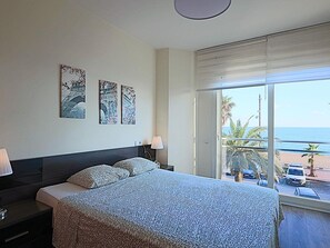2 bedrooms, free WiFi - Diamonds Sea View – Apartamento frente al mar con terraza y capacidad para 6 personas (Lloret de Mar)