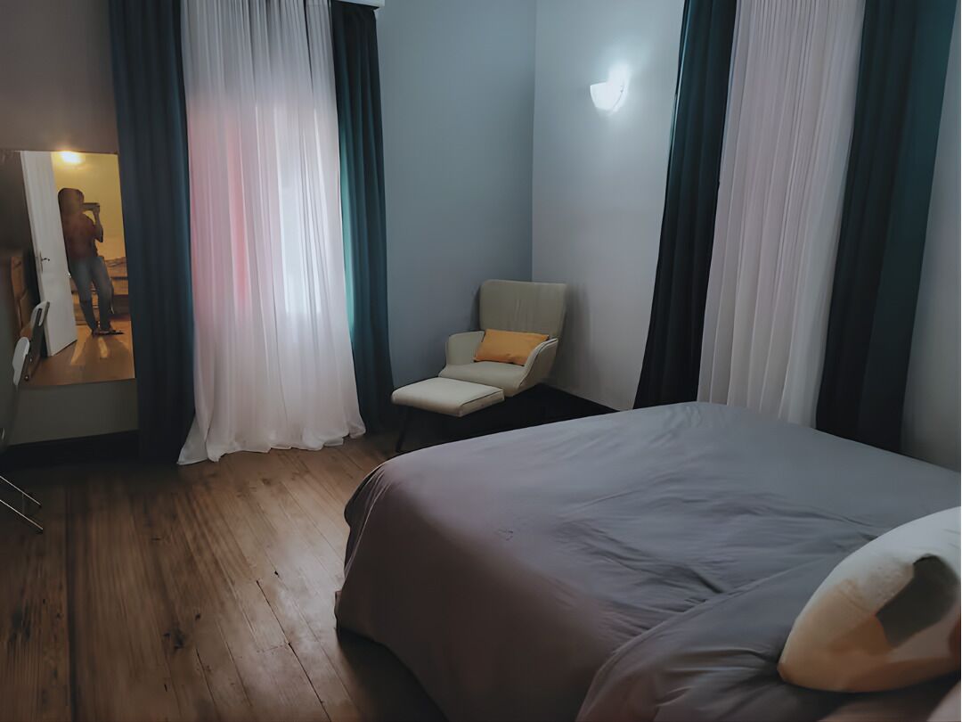 3 chambres, fer et planche à repasser, Wi-Fi, draps fournis