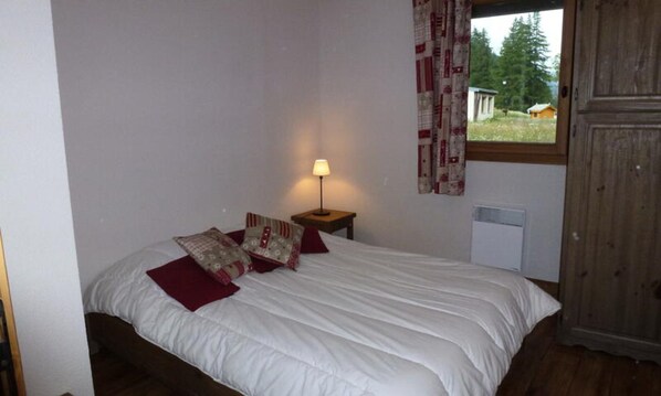 Room - 2 Rooms for 6 People (Bessans)