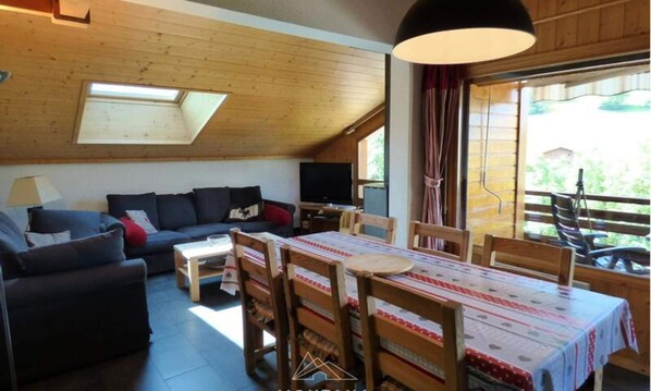 Living area - Apartment in Grand-bornand With Mountain View (Le Grand-Bornand)