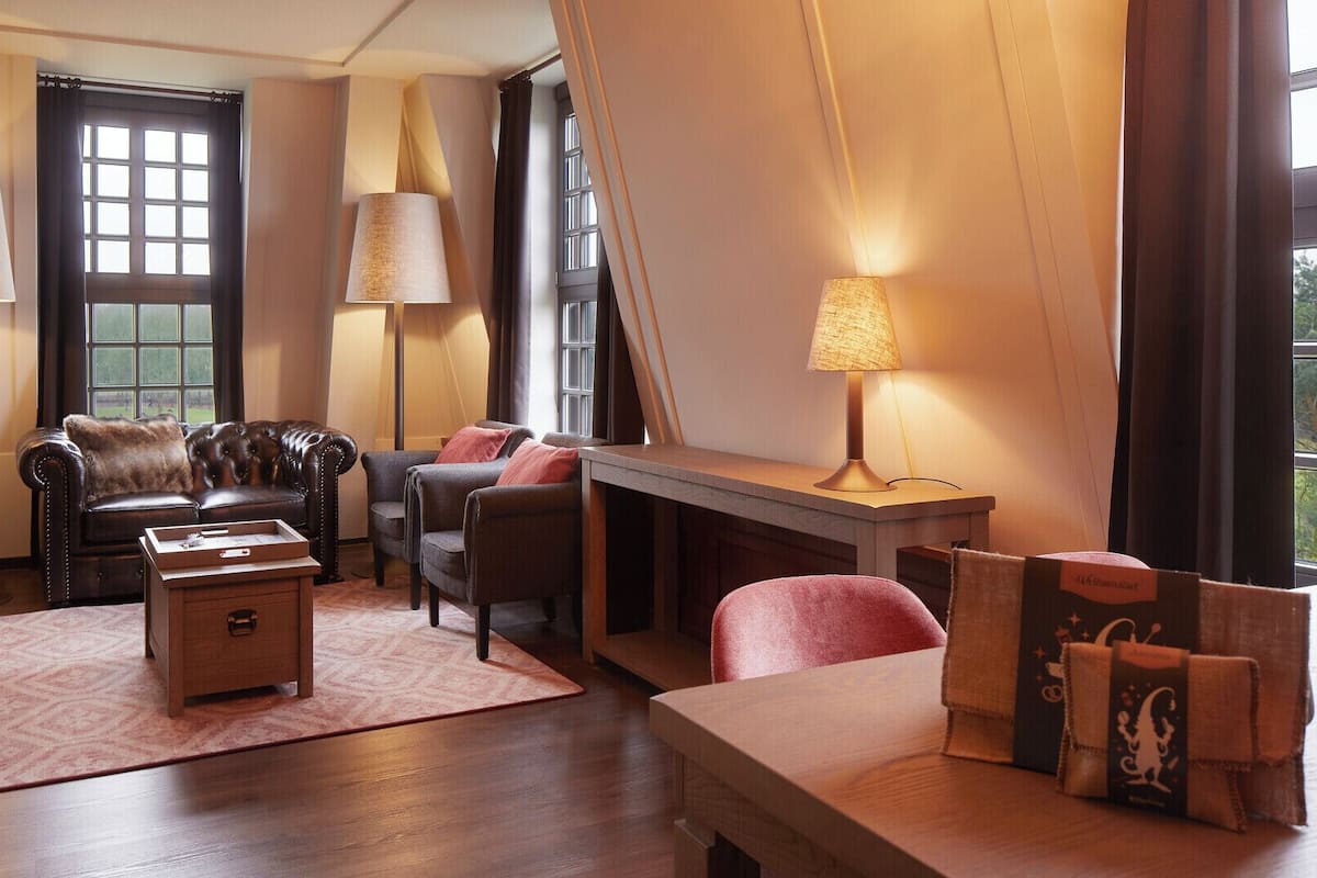 غرفة بريميم رباعية | منطقة المعيشة