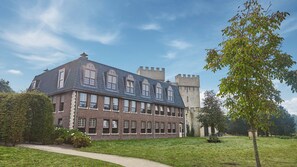 واجهة المنشأة