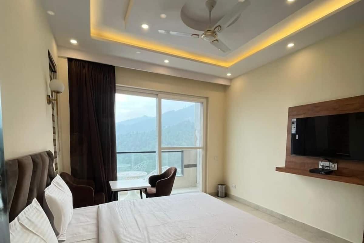 Habitació Deluxe, balcó, vistes al turó | Wifi gratuïta