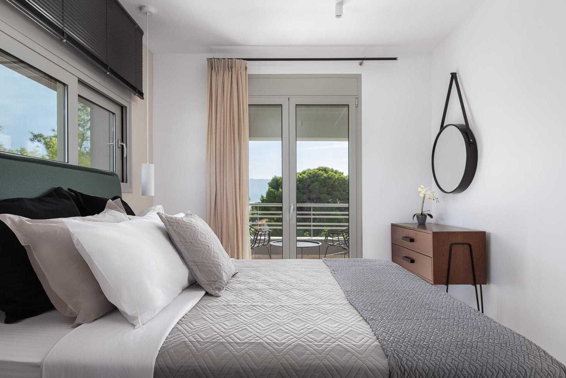 3 bedrooms, iron/ironing board, travel crib, free WiFi