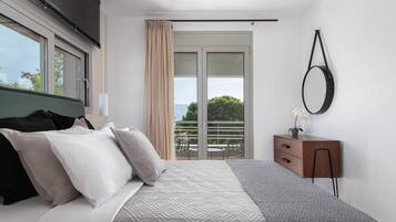 3 bedrooms, iron/ironing board, travel crib, free WiFi