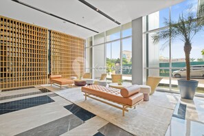 Lobby sitting area - Caruva by Kozystay - Cilandak (Jakarta)