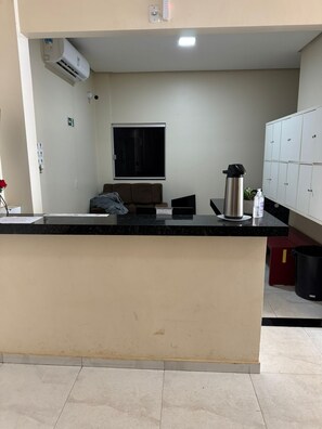 Meja sambut tetamu