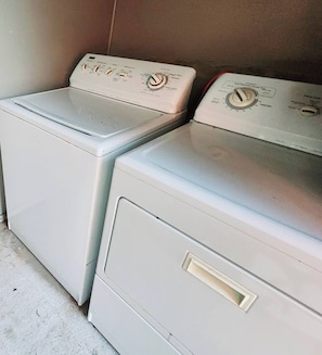 Interior - An Exclusive Short Term Fully Furnished Rental House for Traveling Professionals (University Place)