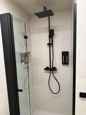 Shower, hair dryer, towels, soap - Adorable 2-bedroom apartment in Telemark (Telemark)