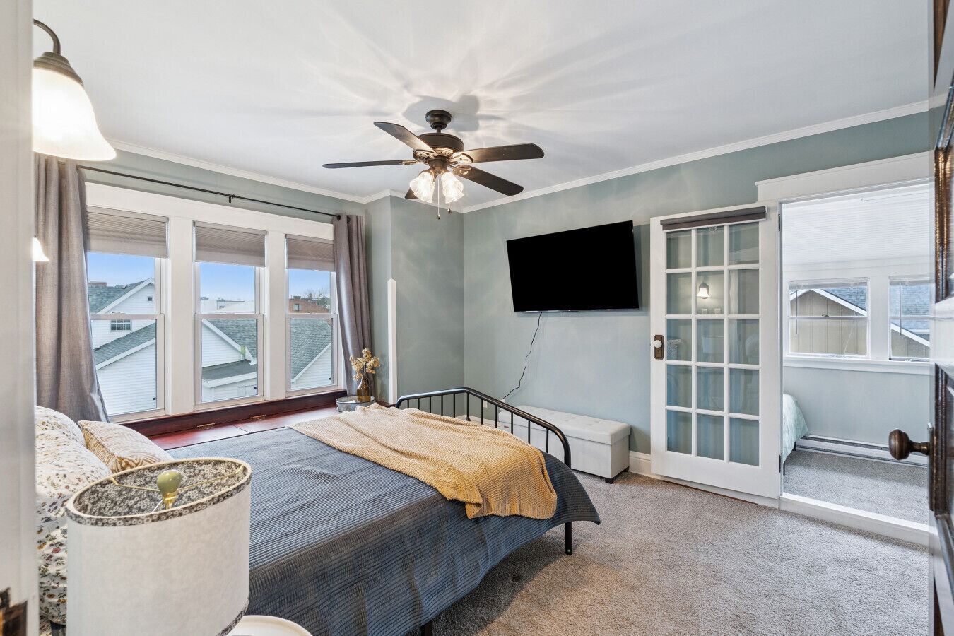 4 bedrooms, desk, free WiFi, bed sheets