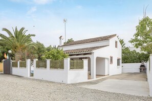 Exterior - Holiday Home 'Miguelin 2' with Shared Pool, Wi-Fi and Air Conditioning (Zahora)