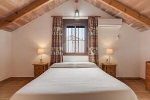 2 bedrooms, iron/ironing board, WiFi, bed sheets - Holiday Home 'Miguelin 5' with Shared Pool, Wi-Fi and Air Conditioning (Zahora)