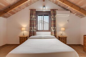 2 bedrooms, iron/ironing board, WiFi, bed sheets - Holiday Home 'Miguelin 5' with Shared Pool, Wi-Fi and Air Conditioning (Zahora)