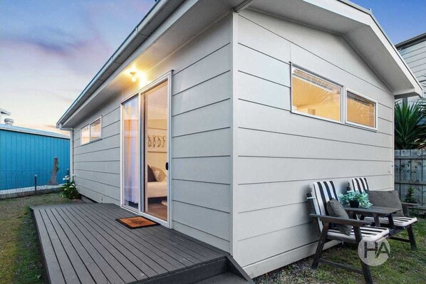 Terrace/patio - 100m from Coronet Bay Beach - a family friendly dual dwelling oasis awaits (Coronet Bay)