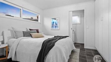 4 多间卧室、熨斗/熨衣板、旅行婴儿床、WiFi