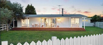 100m from Coronet Bay Beach - a family friendly dual dwelling oasis awaits 
