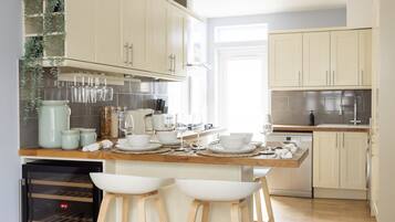 Microwave, oven, stovetop, dishwasher