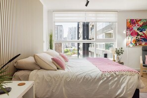 Iron/ironing board, free WiFi, bed sheets