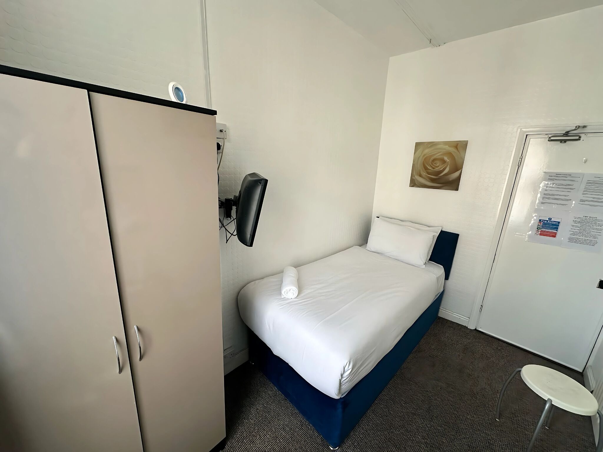 Een strijkplank/strijkijzer, gratis wifi