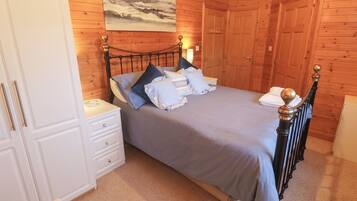 2 habitaciones, decoración personalizada y muebles diferentes