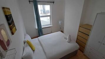 Apartamento Confort | Escritorio y espacio para trabajar con un portátil