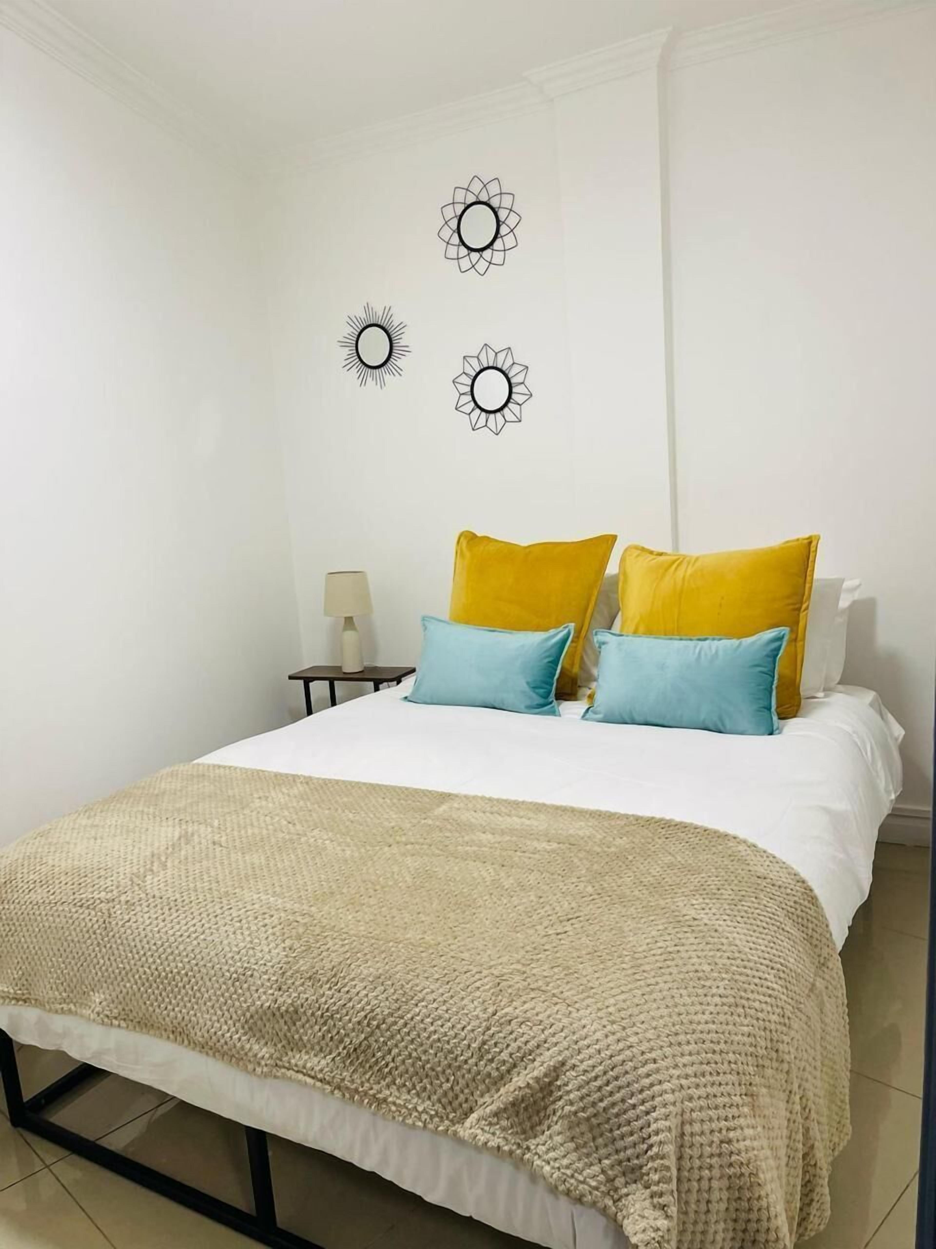 Apartamento estándar | Escritorio y espacio para trabajar con un portátil