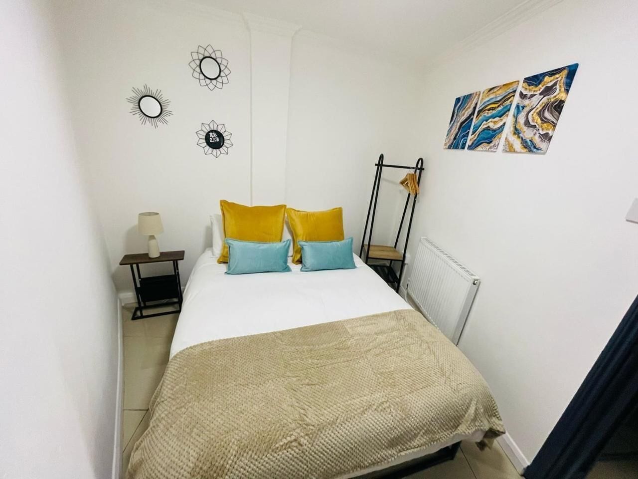 Desk, laptop workspace, iron/ironing board, free WiFi