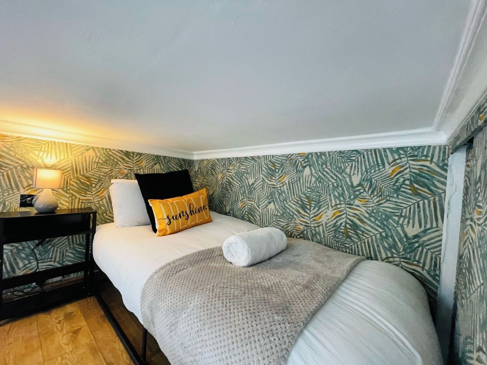 Desk, laptop workspace, iron/ironing board, free WiFi