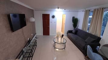 Standard Apartment | Lounge