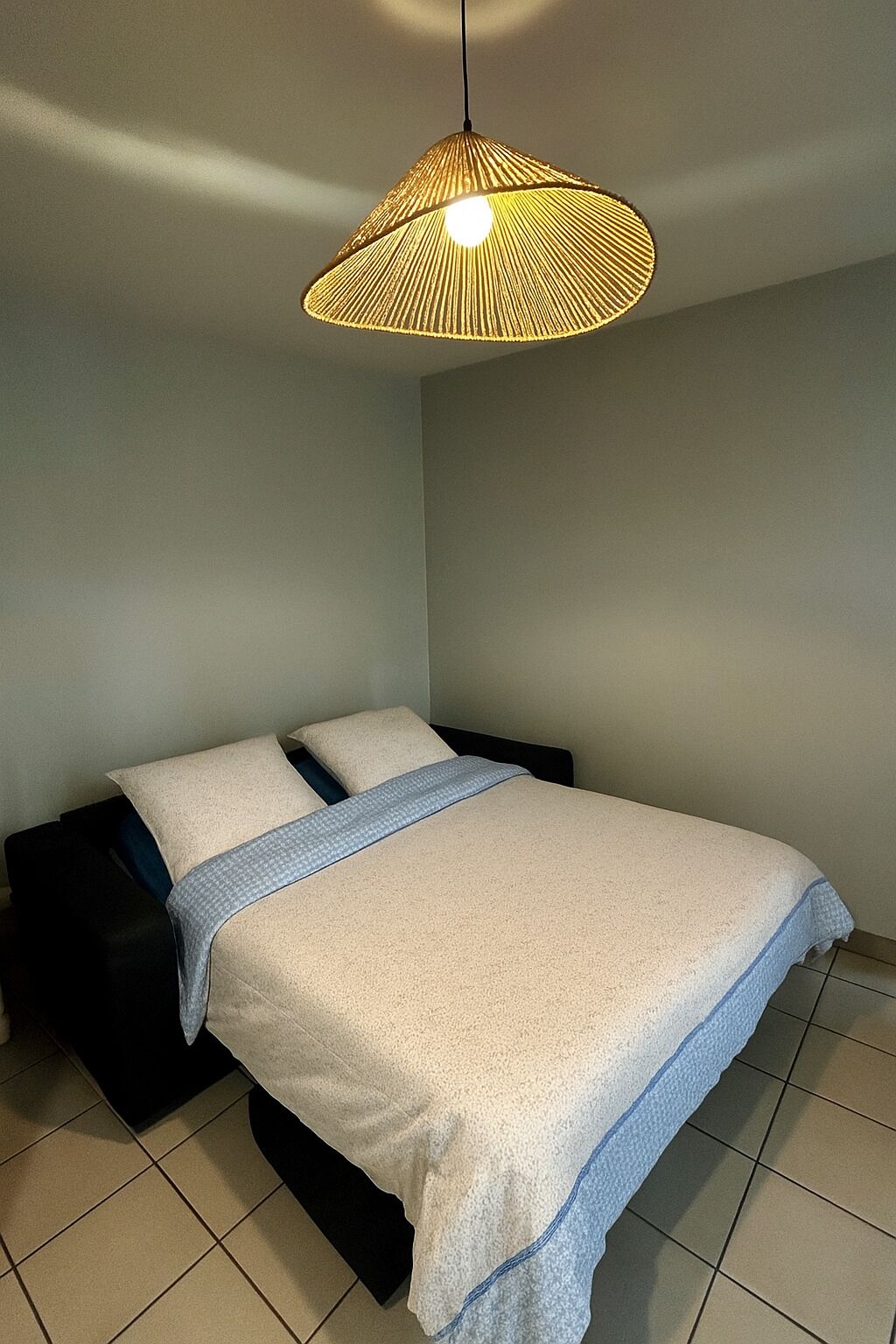 1 soverom, strykejern/-brett, wi-fi (inkludert) og sengetøy