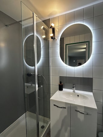Shower, hair dryer, towels, soap. Cosy, renovated apartment near city center