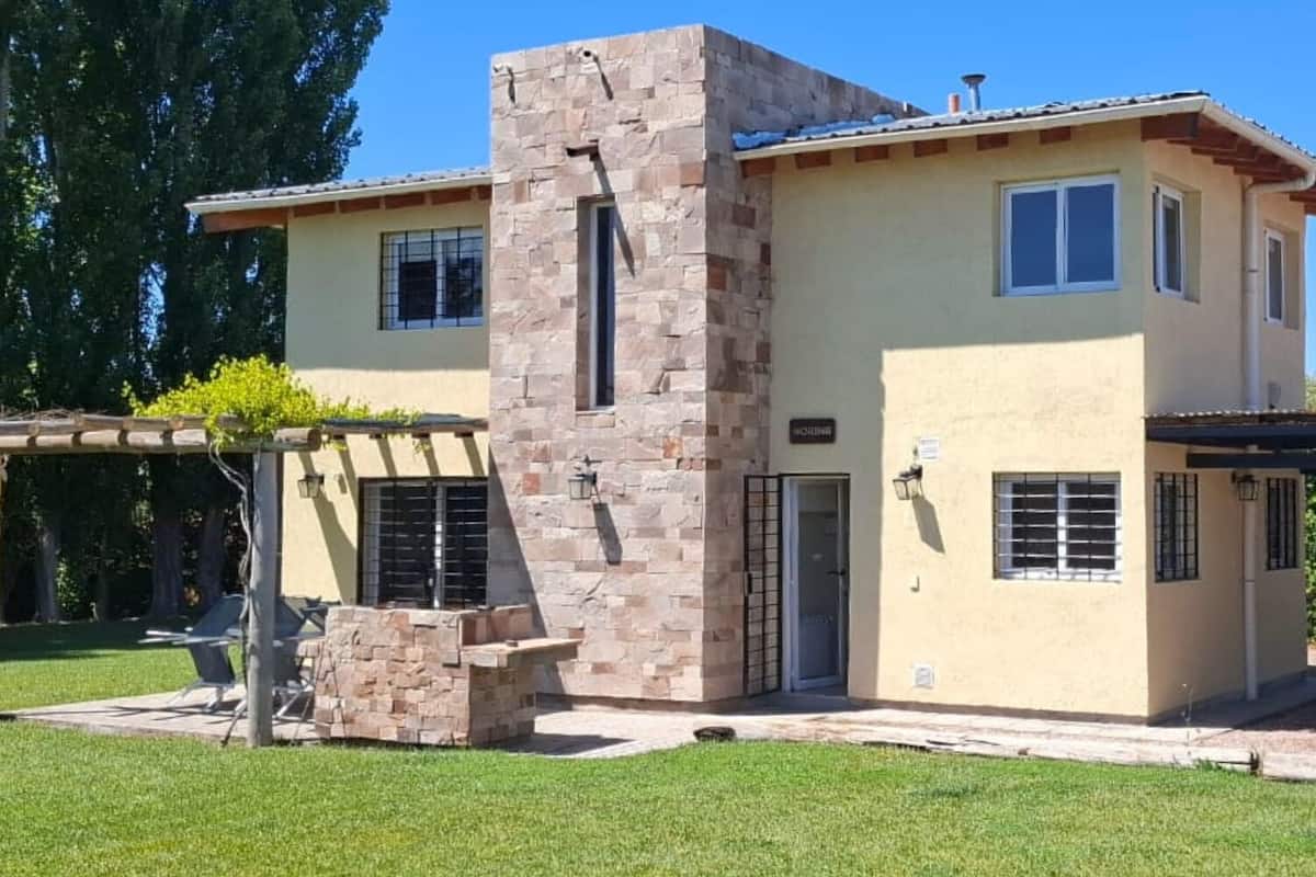 Rumah Keluarga, patio, pemandangan halaman | Ruang kerja ramah laptop dan Wi-Fi gratis