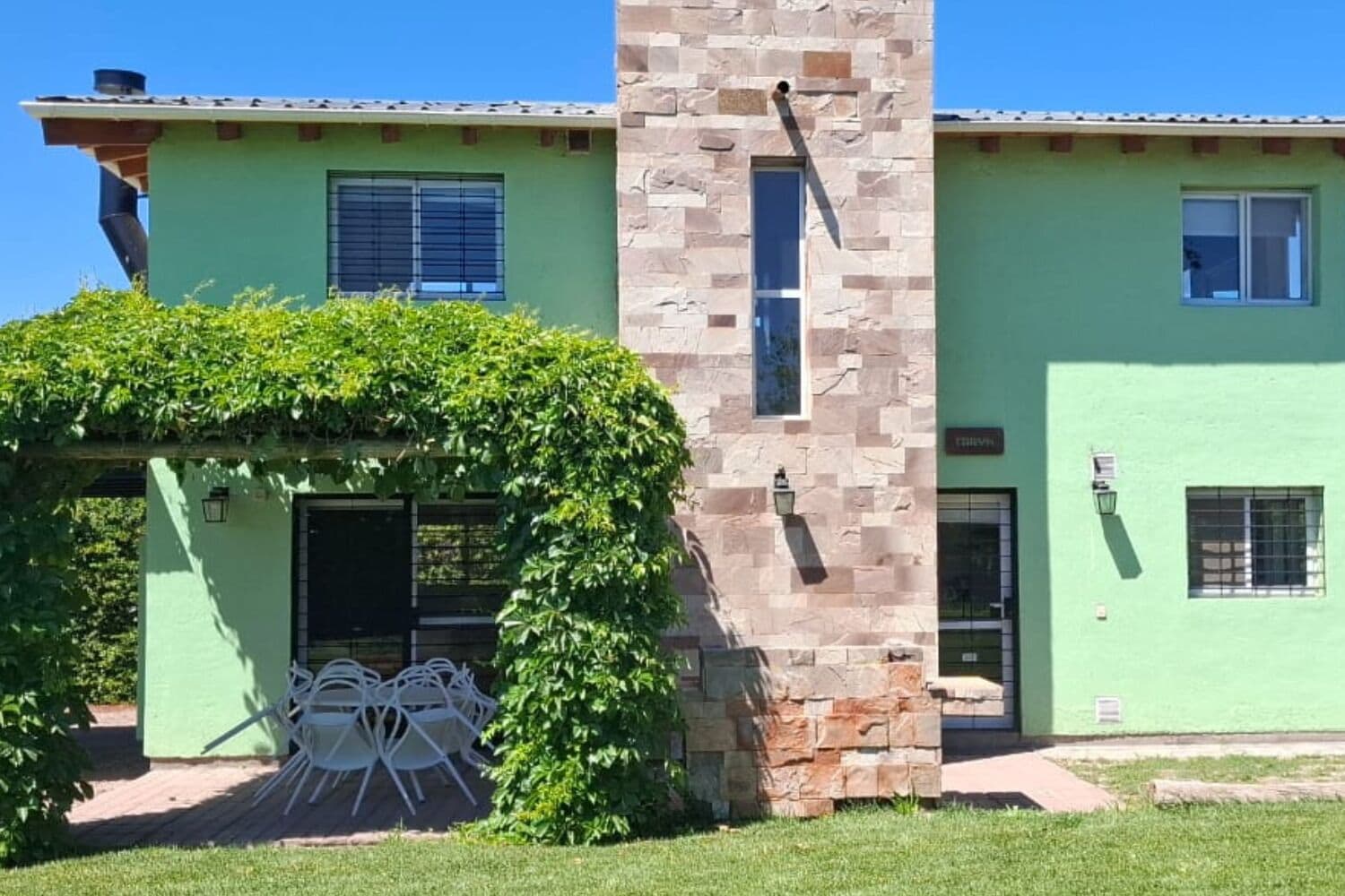 Espacio para trabajar con laptop y wifi gratis 