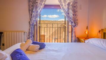 4 dormitoris, planxa i posts de planxar, wifi i roba de llit