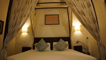 Room, Balcony, City View