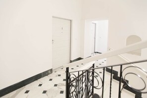 Interior - Two-room seafront apartment with balcony (Alassio)