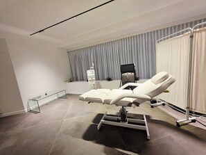 Tiefengewebe-Massagen, Sportmassagen, Ganzkörperwickelbehandlung