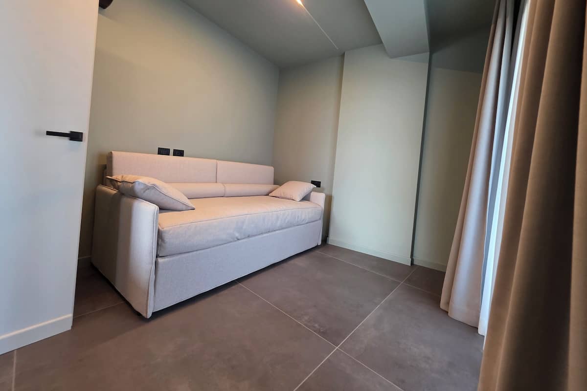 Ropa de cama de alta calidad, cubrecamas y colchones con efecto memoria