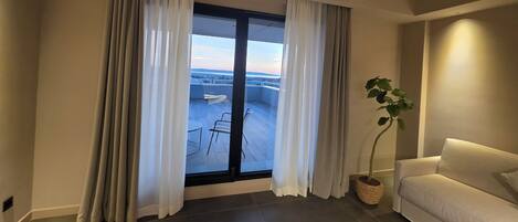 Luxury Suite, Sea View | Terrace/patio