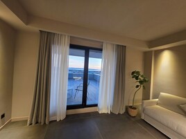 Luxury Suite, Sea View | Terrace/patio