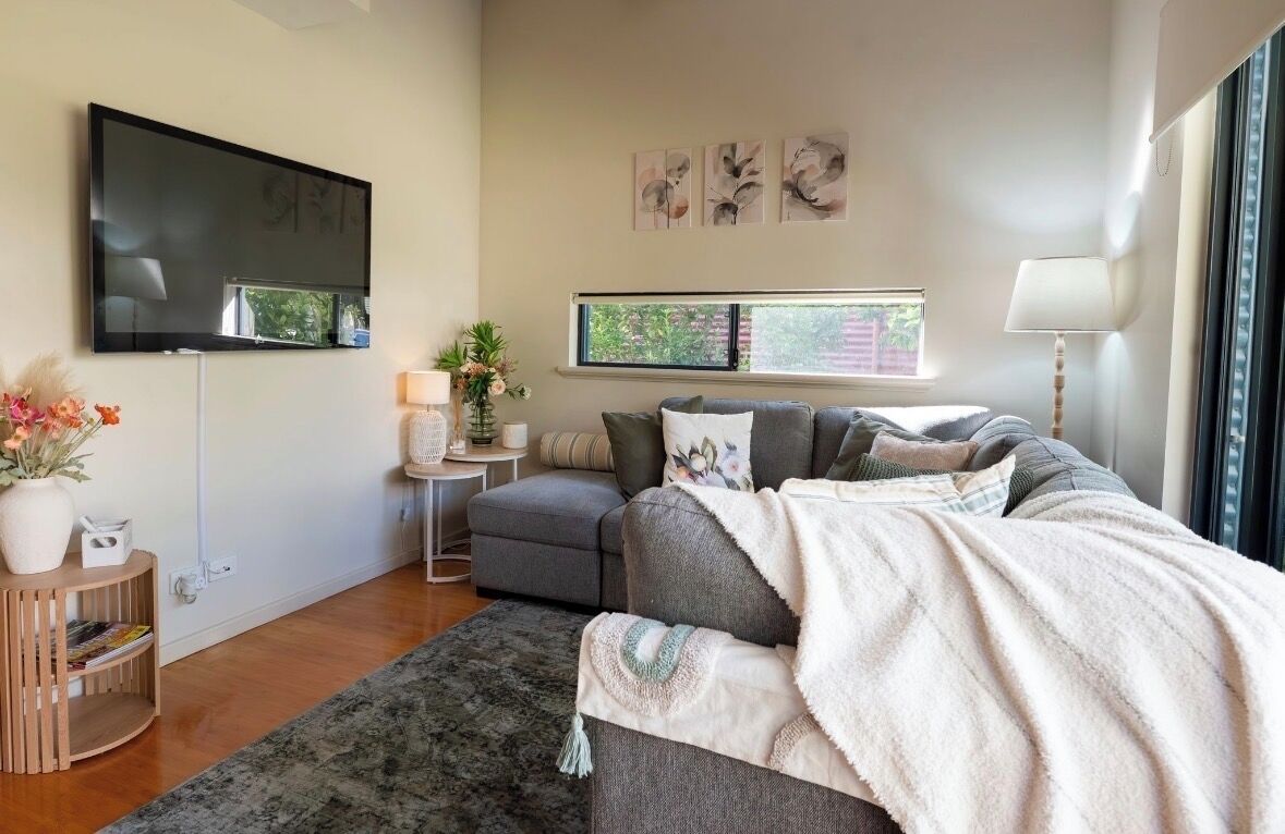 Smart TV, ping pong, books