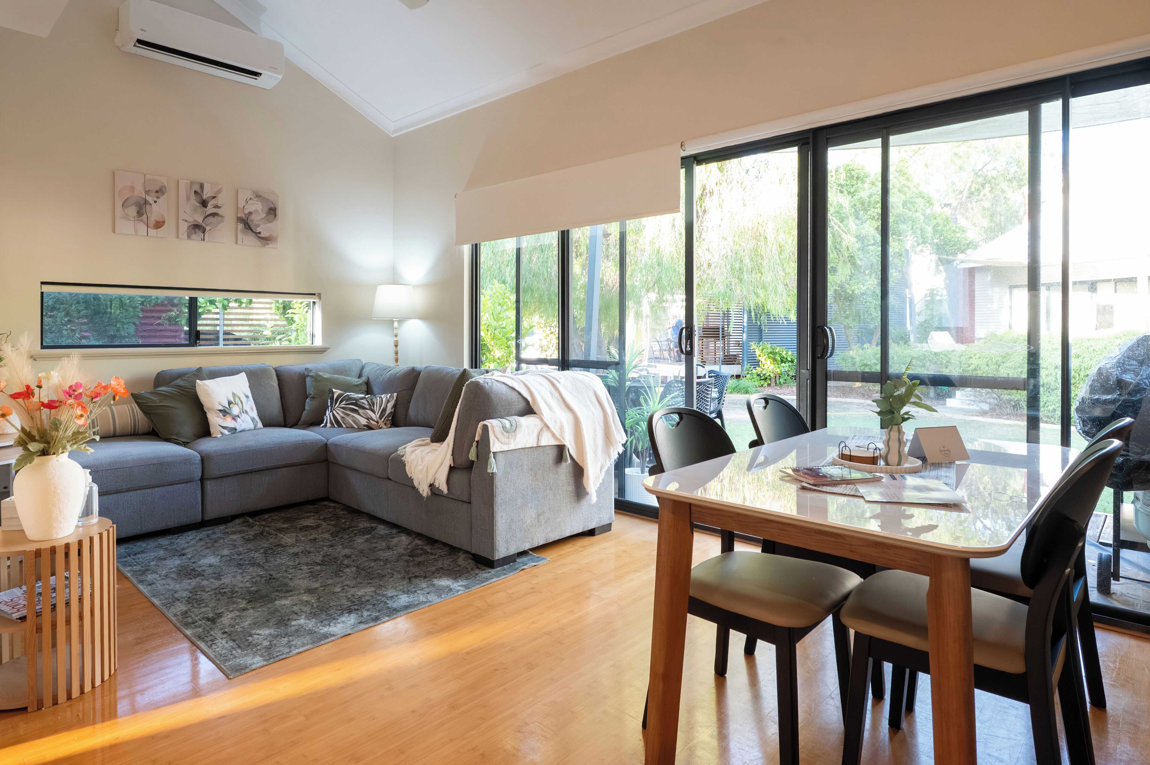 智能电视、乒乓球、书