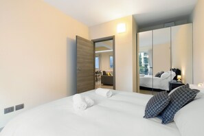 2 camere, una scrivania, Wi-Fi gratuito, lenzuola