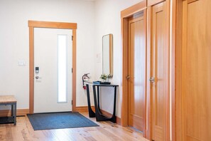 Interior - Cartier Chalet (Revelstoke)