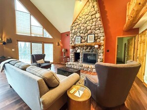 TV, fireplace, DVD player, books