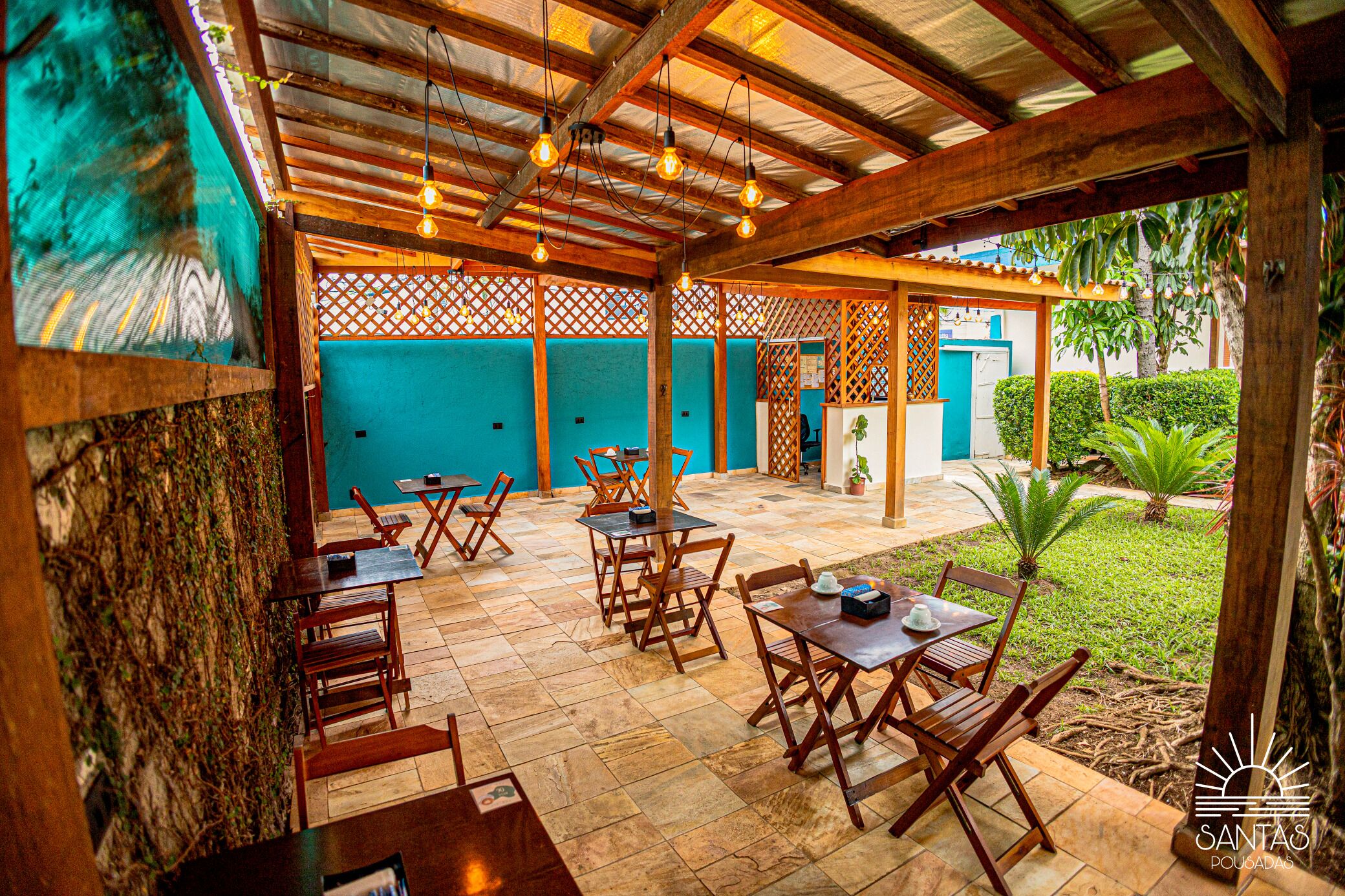 Café da manhã com buffet grátis todos os dias