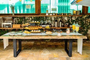 Desayuno buffet incluido todos los días 