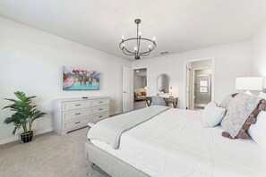5 bedrooms, iron/ironing board, WiFi, bed sheets - Luxury 5BR Home | Private Pool Retreat (Davenport)