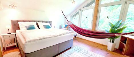 1 dormitorio, escritorio, tabla de planchar con plancha y wifi gratis